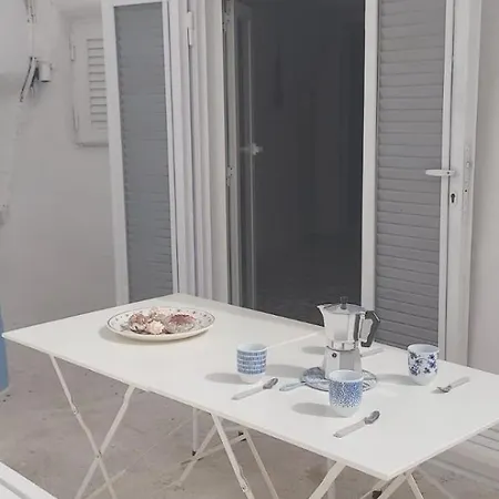 Home Ponza